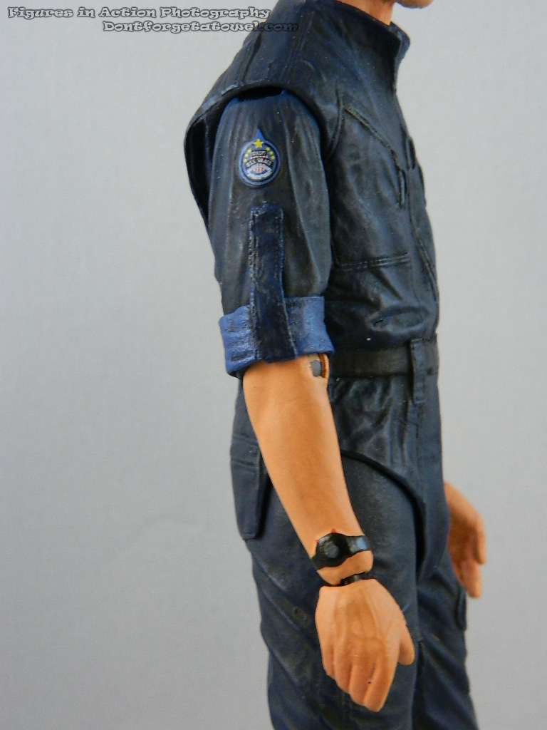 NECA Aliens Series 3 Bishop action figure review | Don't Forget A Towel